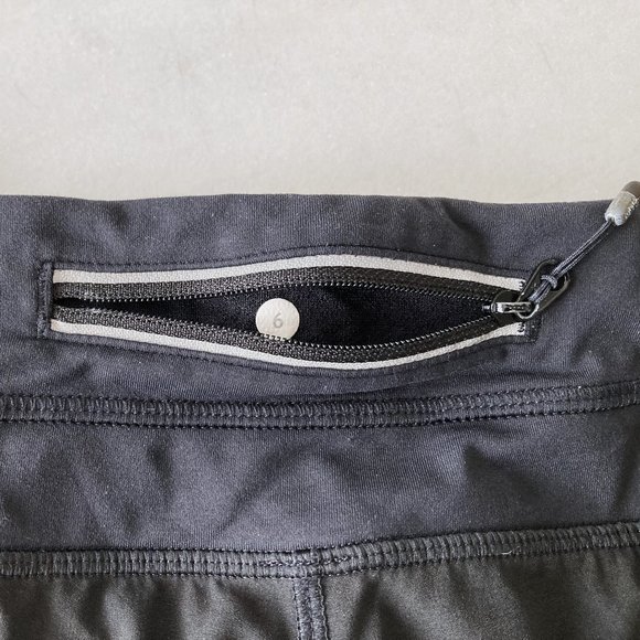 Lululemon black shorts with pockets, (size 6) drawstring waist - Picture 6 of 8